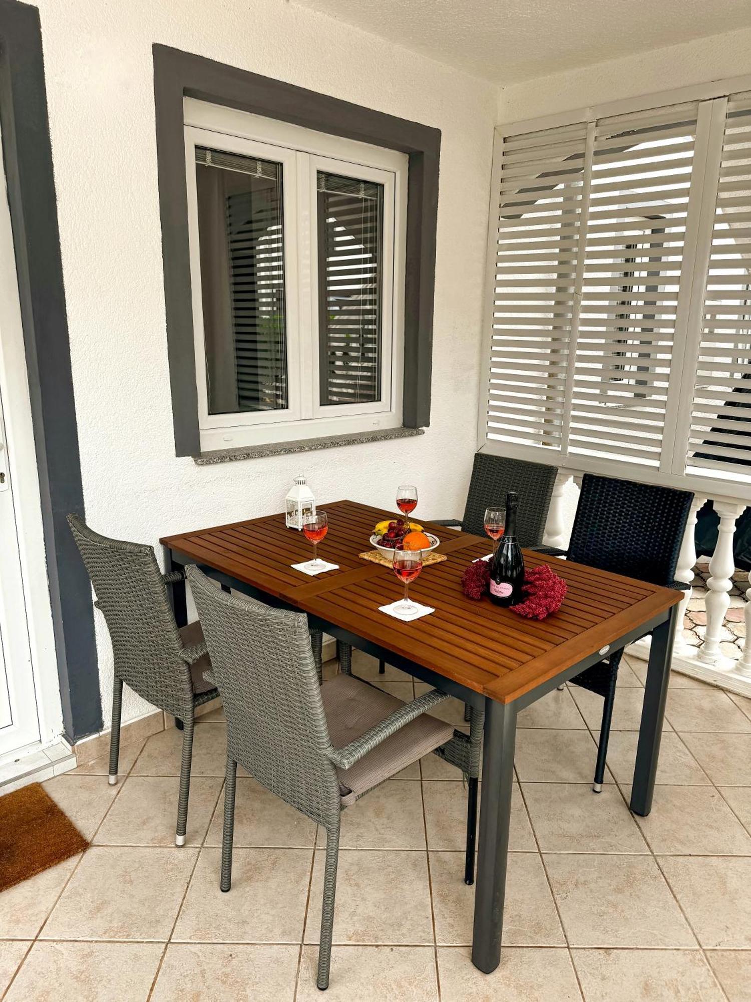 Apartmani Cvangic Vir Exterior foto