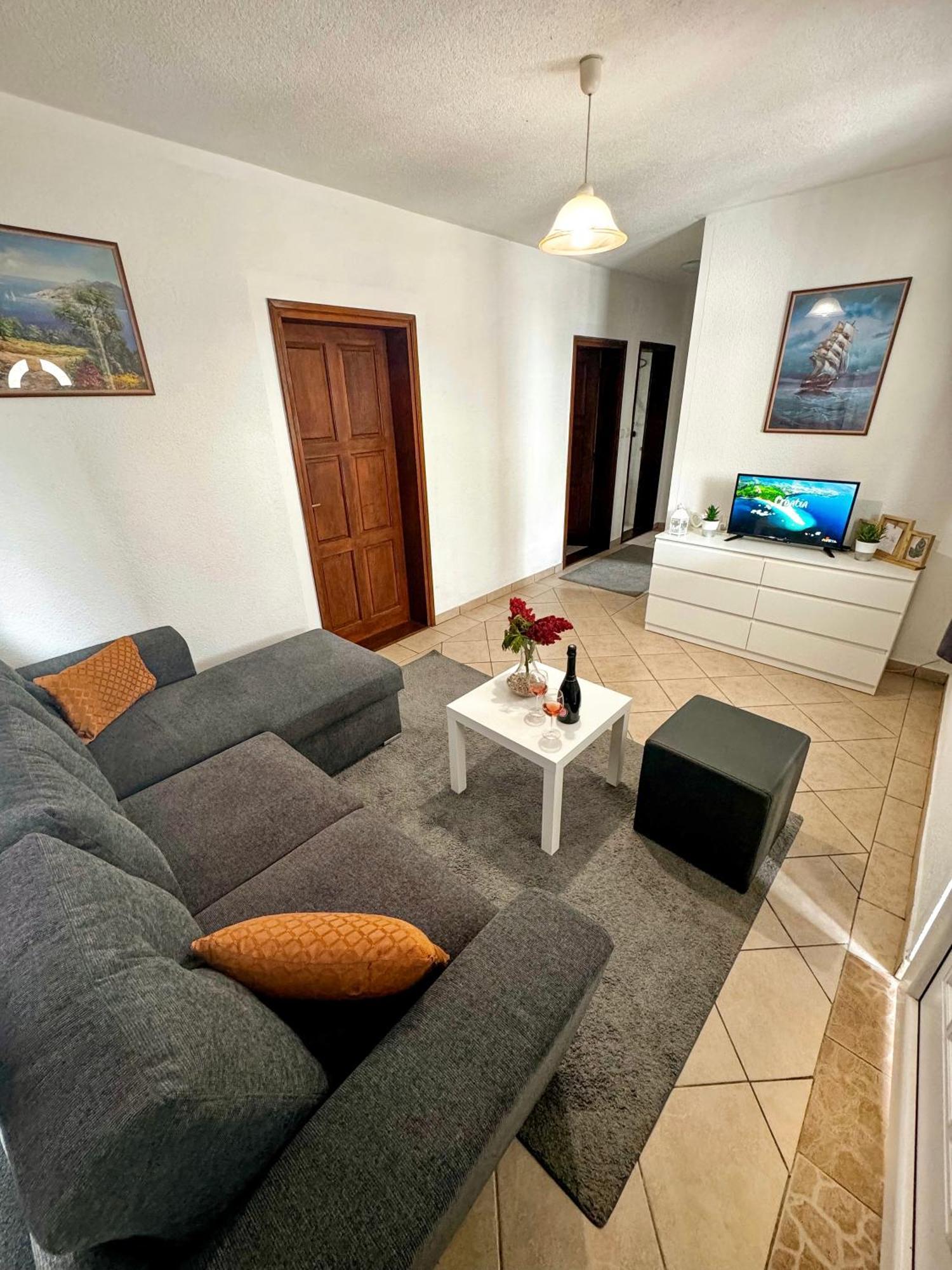 Apartmani Cvangic Vir Exterior foto